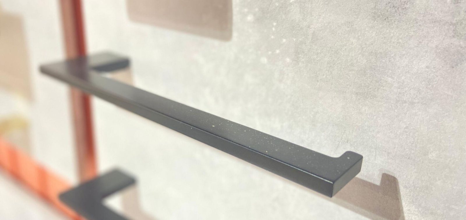 System Чёрный держатель для бумажных полотенец