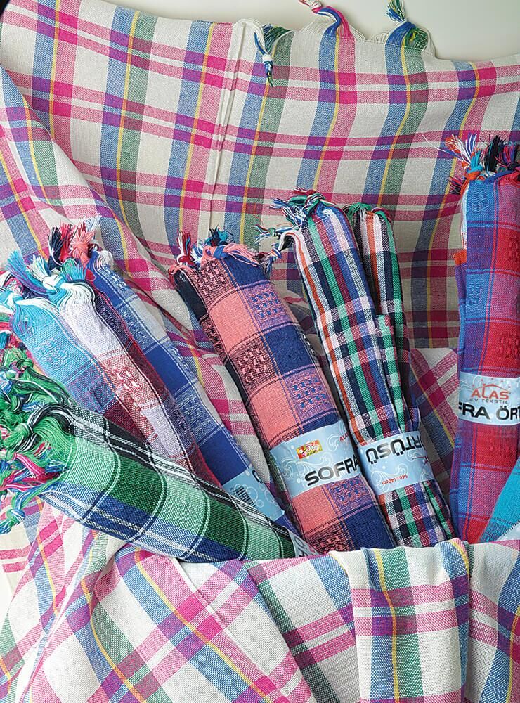 ALAS 160*160CM Checkered Tablecloth