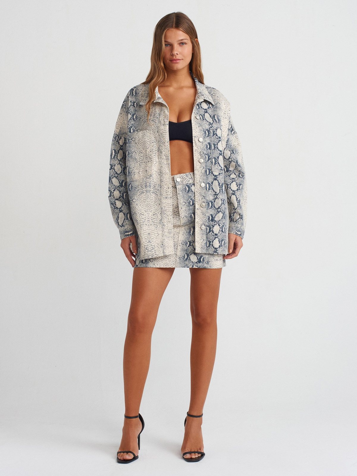 Dilvin Yılan Baskılı Oversize Denim Gömlek