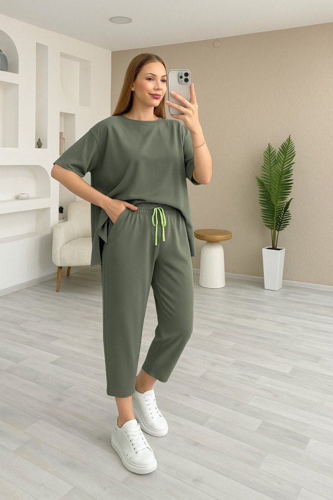 Girince 185556 Women's Short-Sleeve Top and Trousers Set