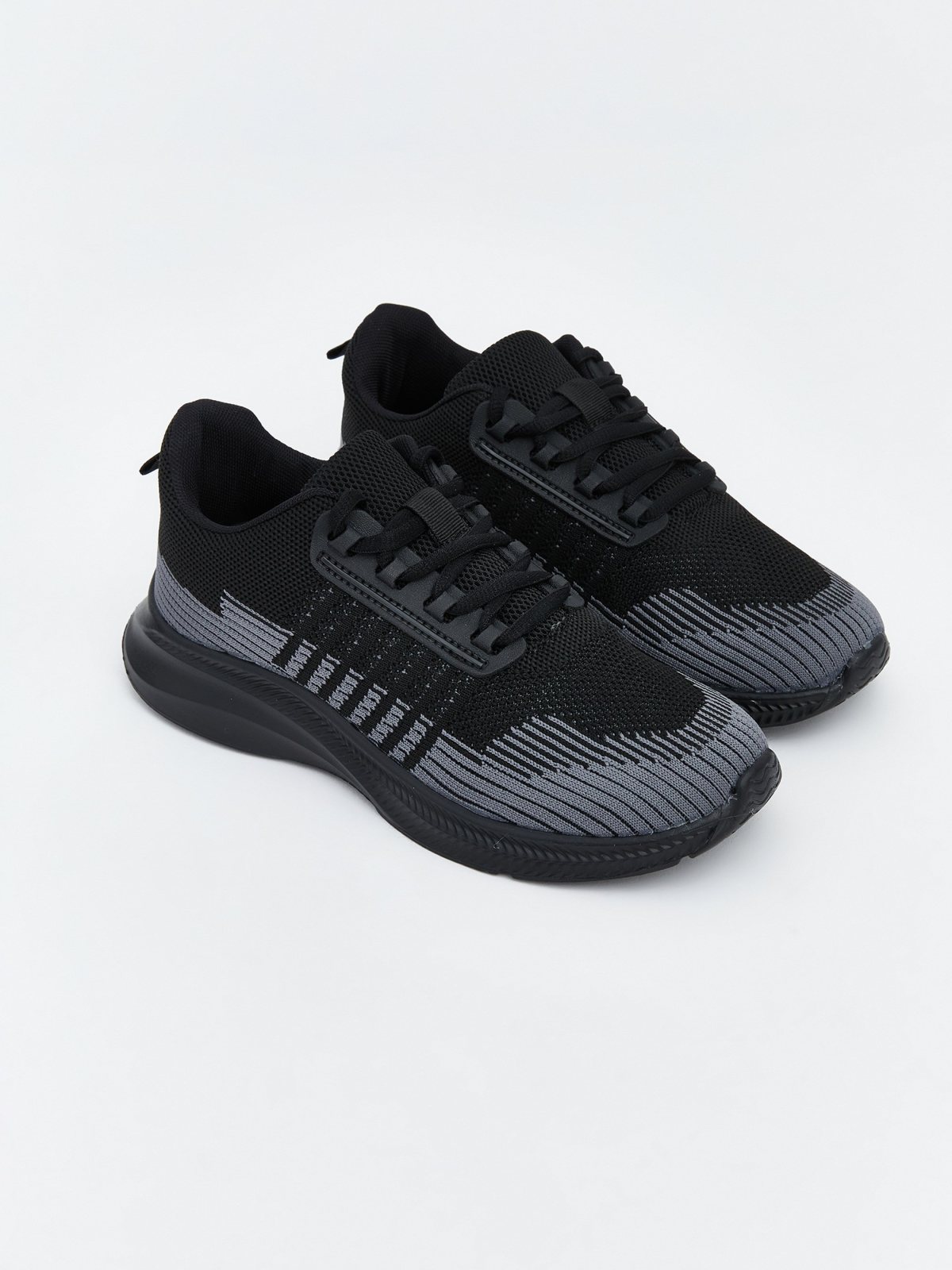 LC Waikiki Kadın Siyah Desenli Bağcıklı Sneaker 6481502